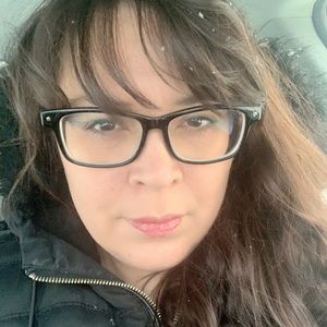 Meet your Posher, Denise